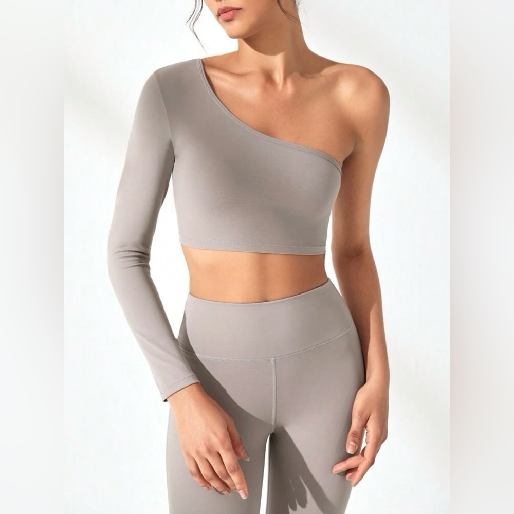 Athletic Wear Set - Picture 4 of 4